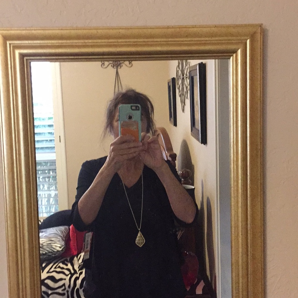 Short black cardigan with mess black of cardigan